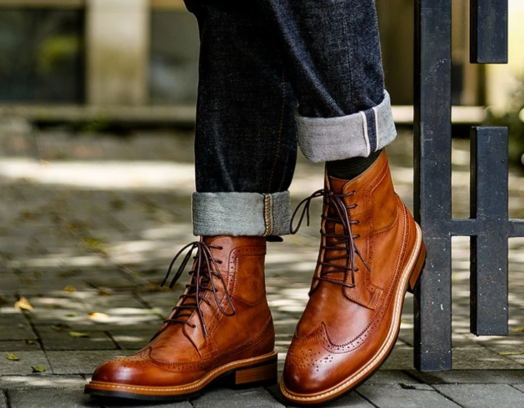 Leather vs Synthetic Shoes: Which Is Better for Comfort, Style & Durability?